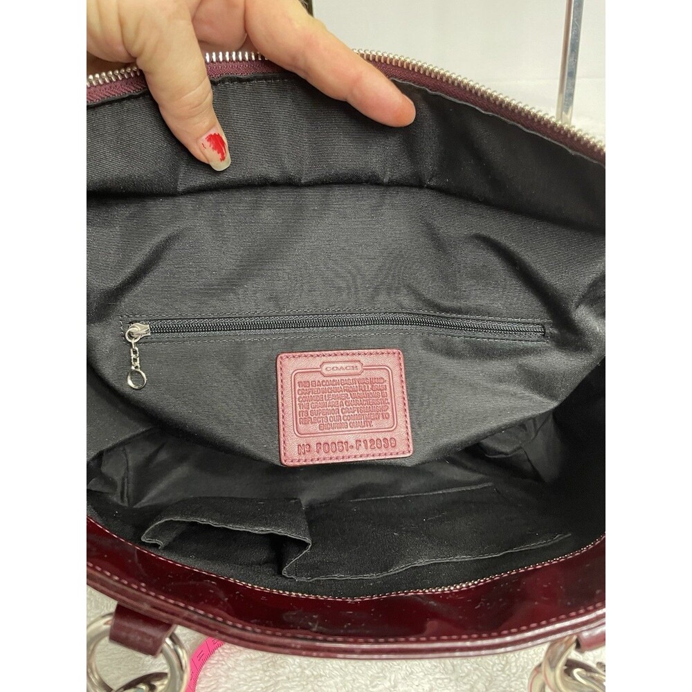 Coach Burgundy Patent Leather Tunrlock Pocket Double Handle Tote Bag READ - Picture 12 of 16